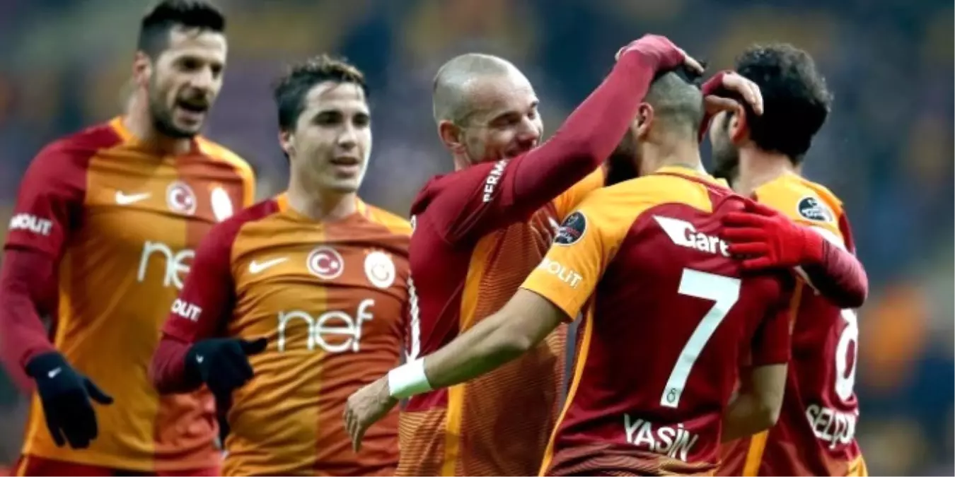 Sneijder, Süper Lig\'in Zirvesinde!