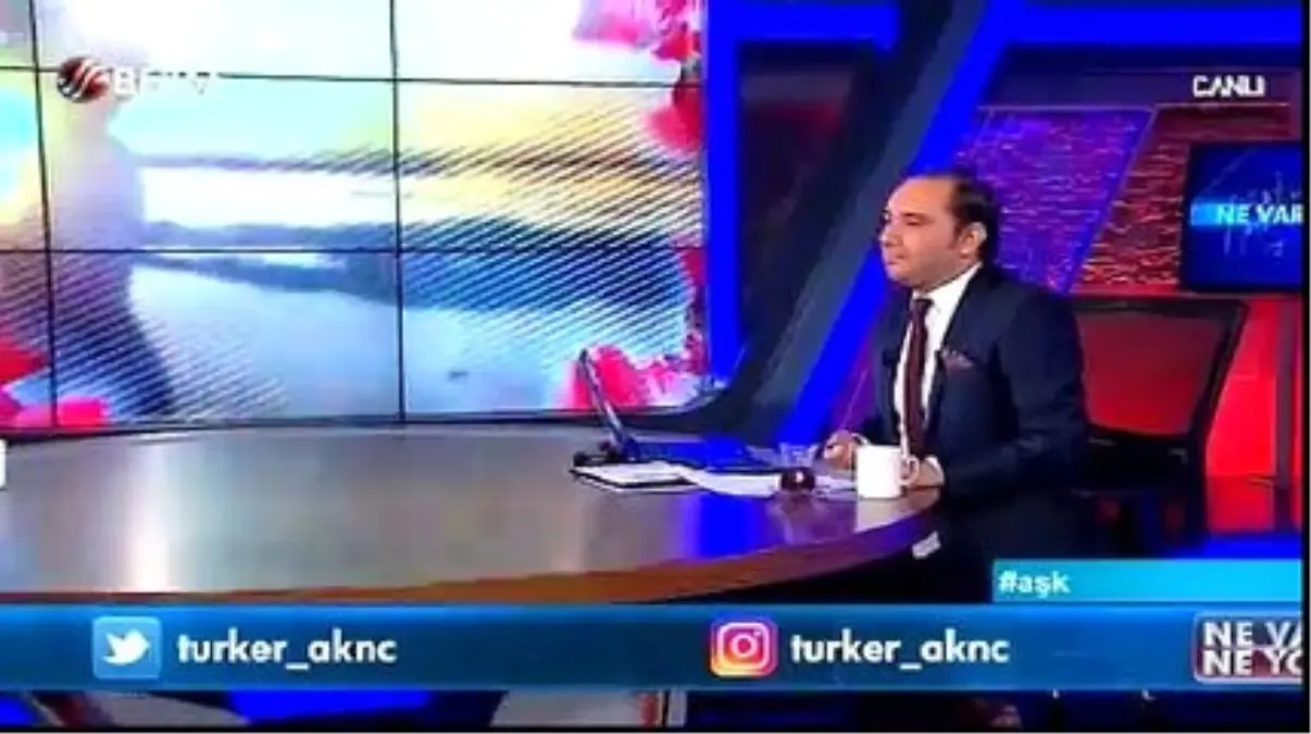 Türker Akıncı Canlı Yayında Evlilik Teklif Etti