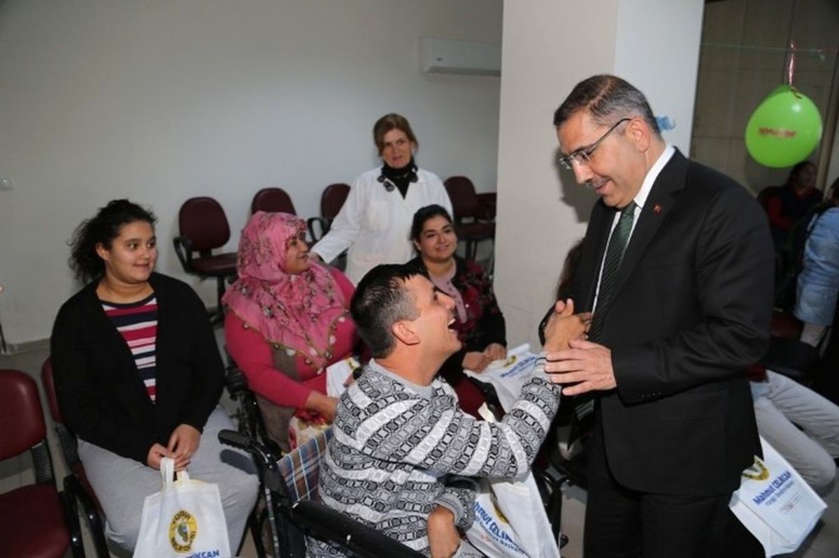 Yüreğir\'e Sosyal Belediyecilik Ödülü