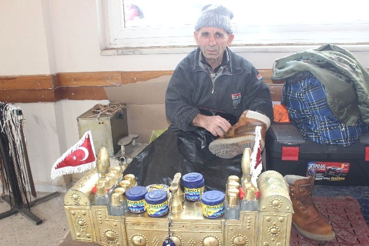 Ayakkabı Boyacısı Değil İmaj Meykır Gibi Çalışıyor