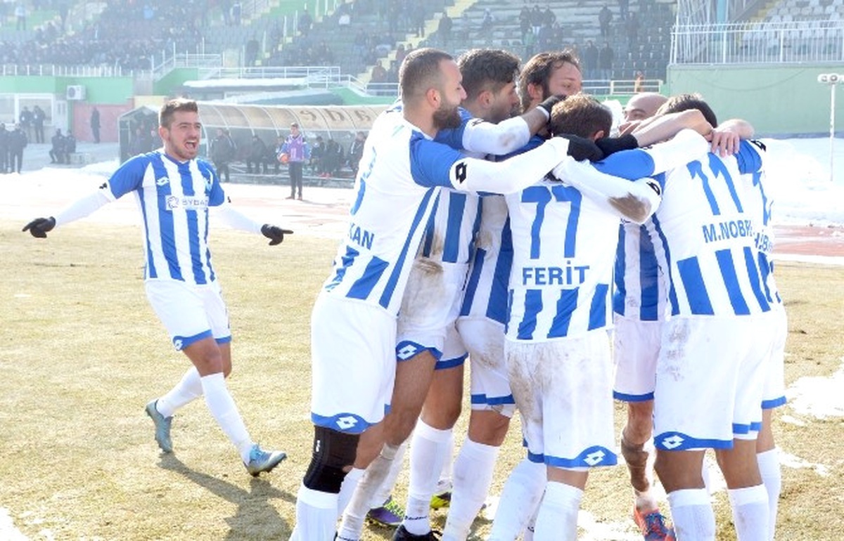B.b. Erzurumspor\'da Galibiyet Sevinci Yaşanıyor