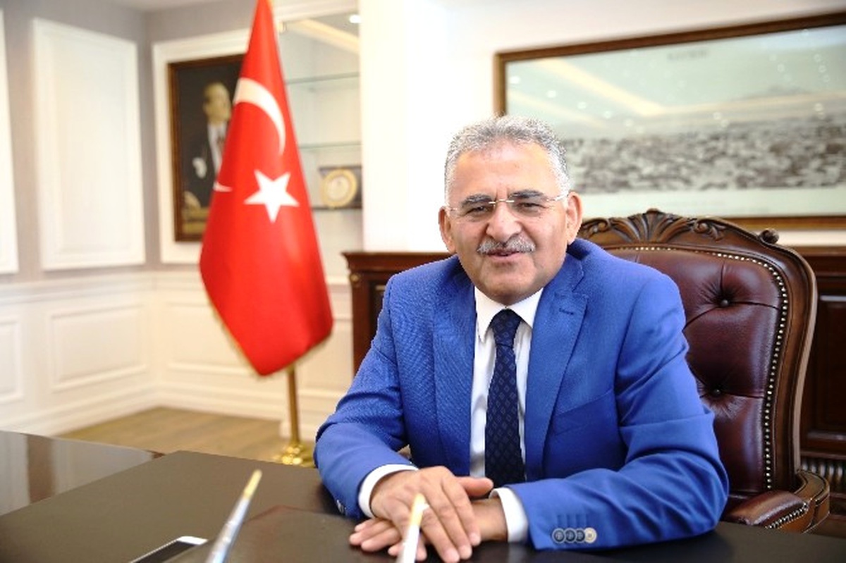 Başkan Büyükkılıç: "Kayserispor\'u Kutluyorum"