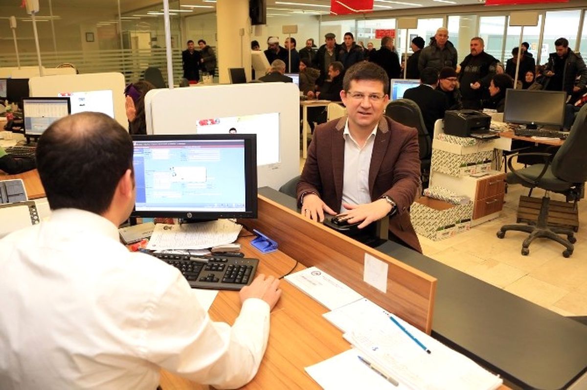 Başkan Subaşıoğlu Yeni Kimlik Kartı Başvurusunu Yaptı