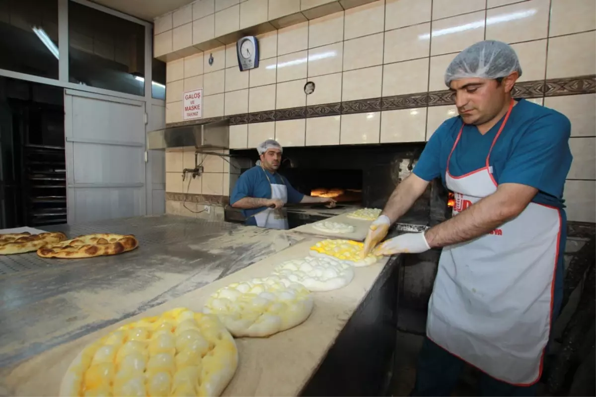 Başkan Türker, Ekmek Fırınını Denetledi