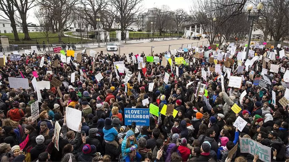 Beyaz Saray Önünde Trump Karşıtı Protesto