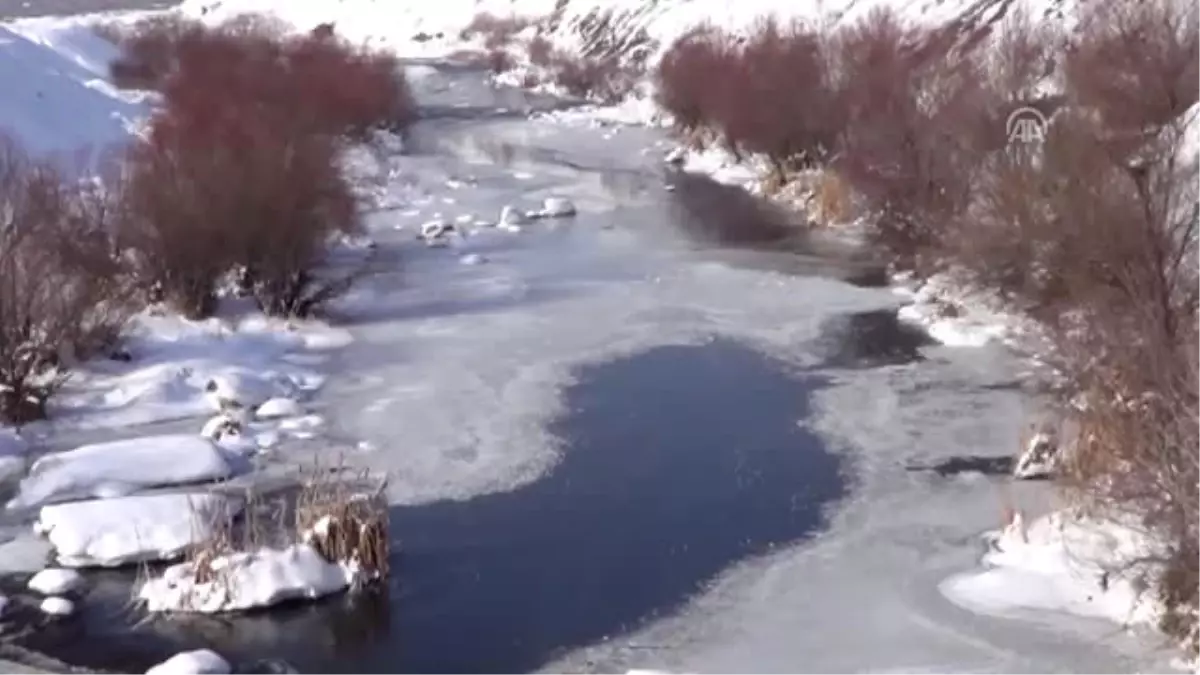 Buz Sarkıtları 3 Metreye Ulaştı