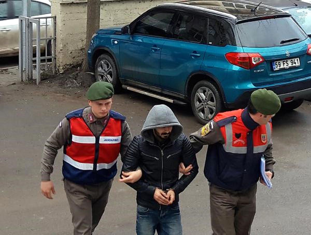 Çorlu\'da Terör Örgütü Propagandası Yapan 3 Kişi Tutuklandı