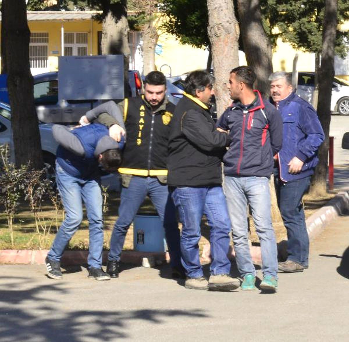 Dha Yurt - Çaldıkları Etlerle Mangal Yaptılar (2) (Yeniden)
