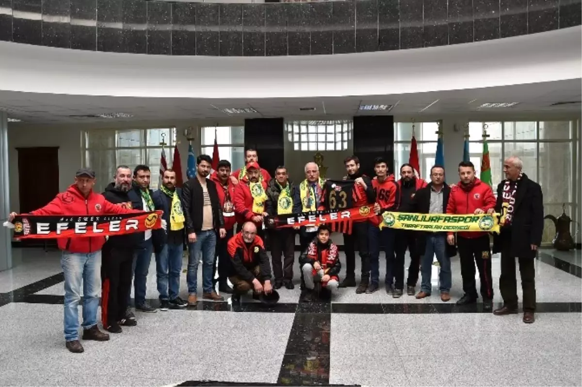 Eskişehirspor Taraftarından Vali Tuna\'ya Ziyaret