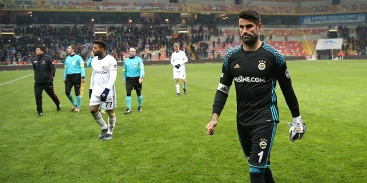 Fenerbahçe\'ye Büyük Şok! 7 Yıl Sonra...