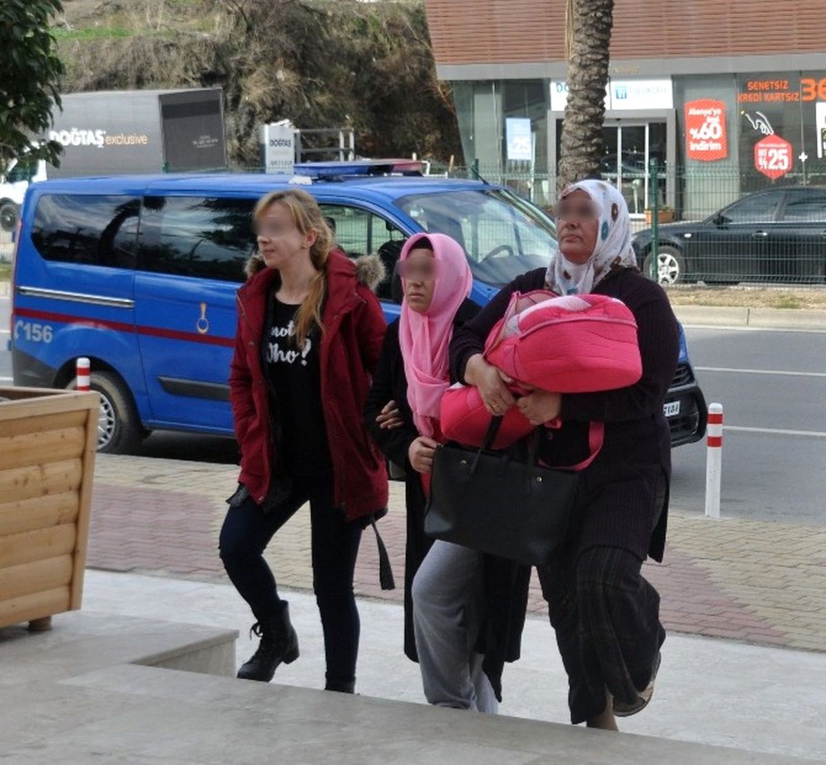Fetö\'den Aranan Kadın Doğuma Gidince Yakalandı