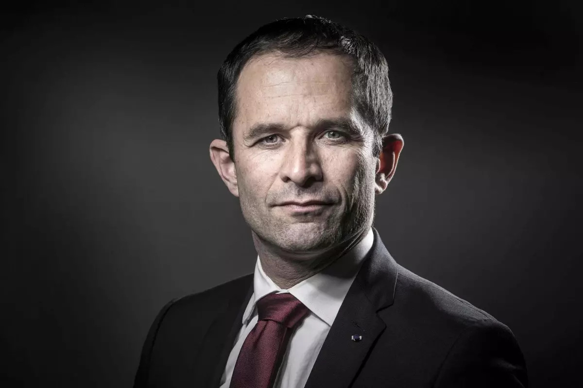 Fransa\'da Sosyalistlerin Cumhurbaşkanı Adayı \'En Solcu Aday\' Benoit Hamon