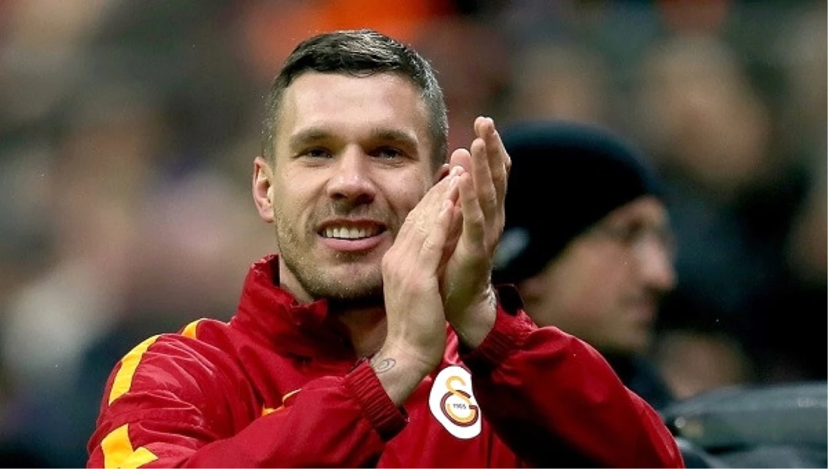 Galatasaray\'da Podolski\'nin Yerine Transfer Edilecek Oyuncu Hazır