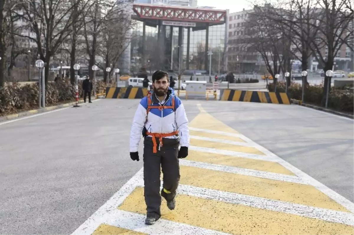 İstanbul\'dan Başlayan Terör Protestosu Yürüyüşü Gazi Meclis\'de Son Buldu