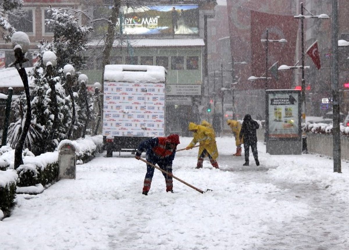 Rize\'de Yoğun Kar 346 Köy Yolunu Ulaşıma Kapattı
