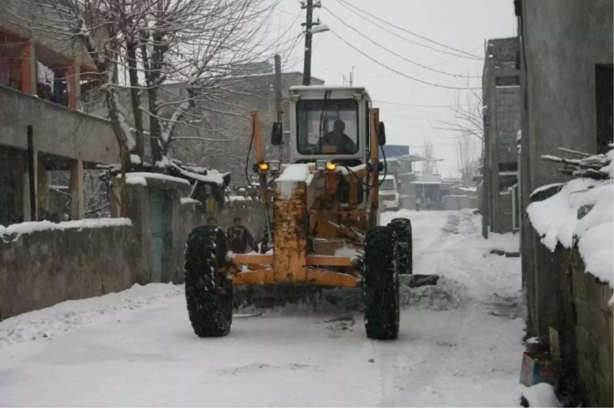 Siirt\'te 50 Köy Yolu Ulaşıma Kapalı