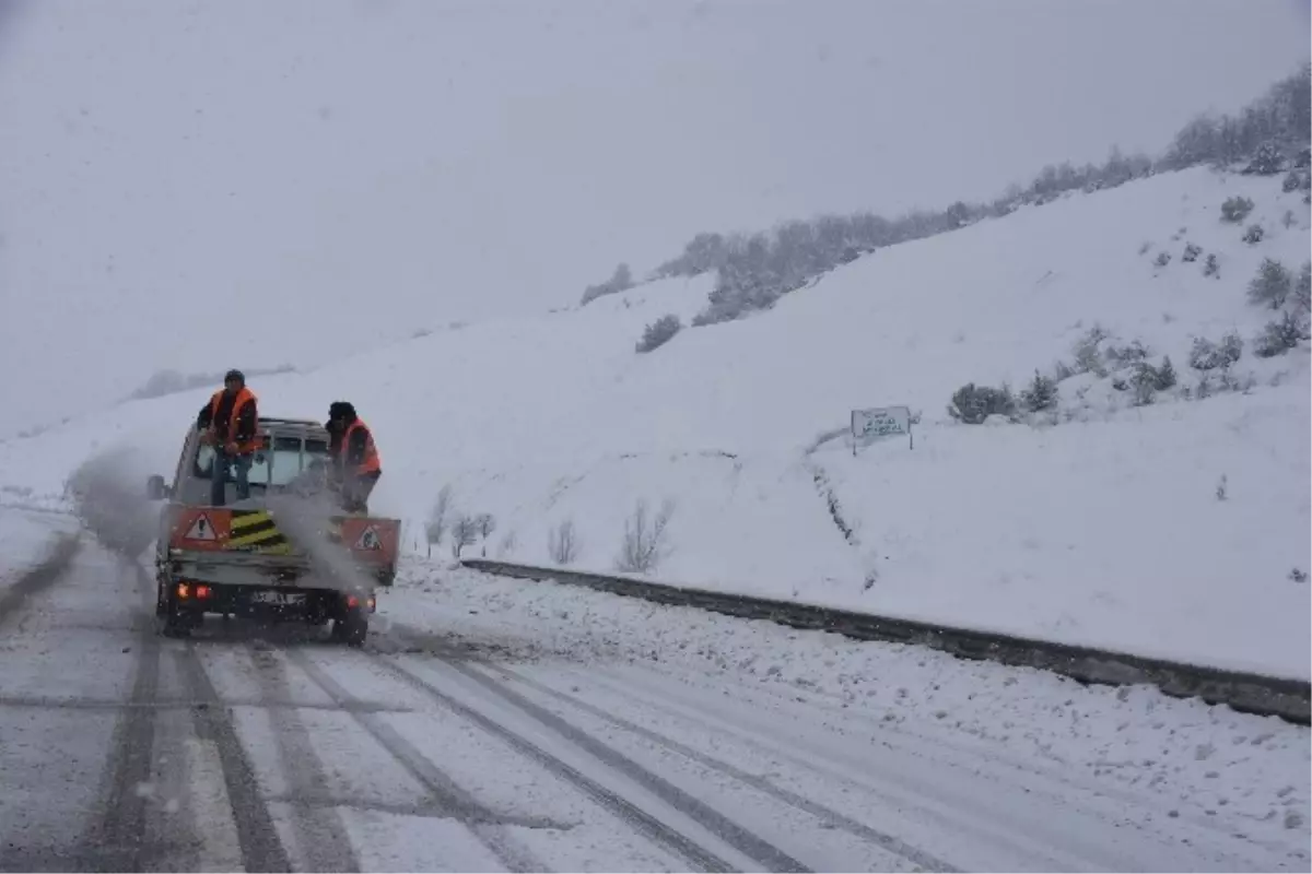 Sinop\'ta 134 Köy Yolu Ulaşıma Kapandı