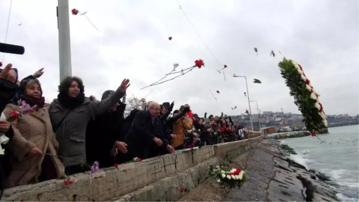 Tekirdağ\'da Mübadiller Anısına Denize Karanfil Bırakıldı