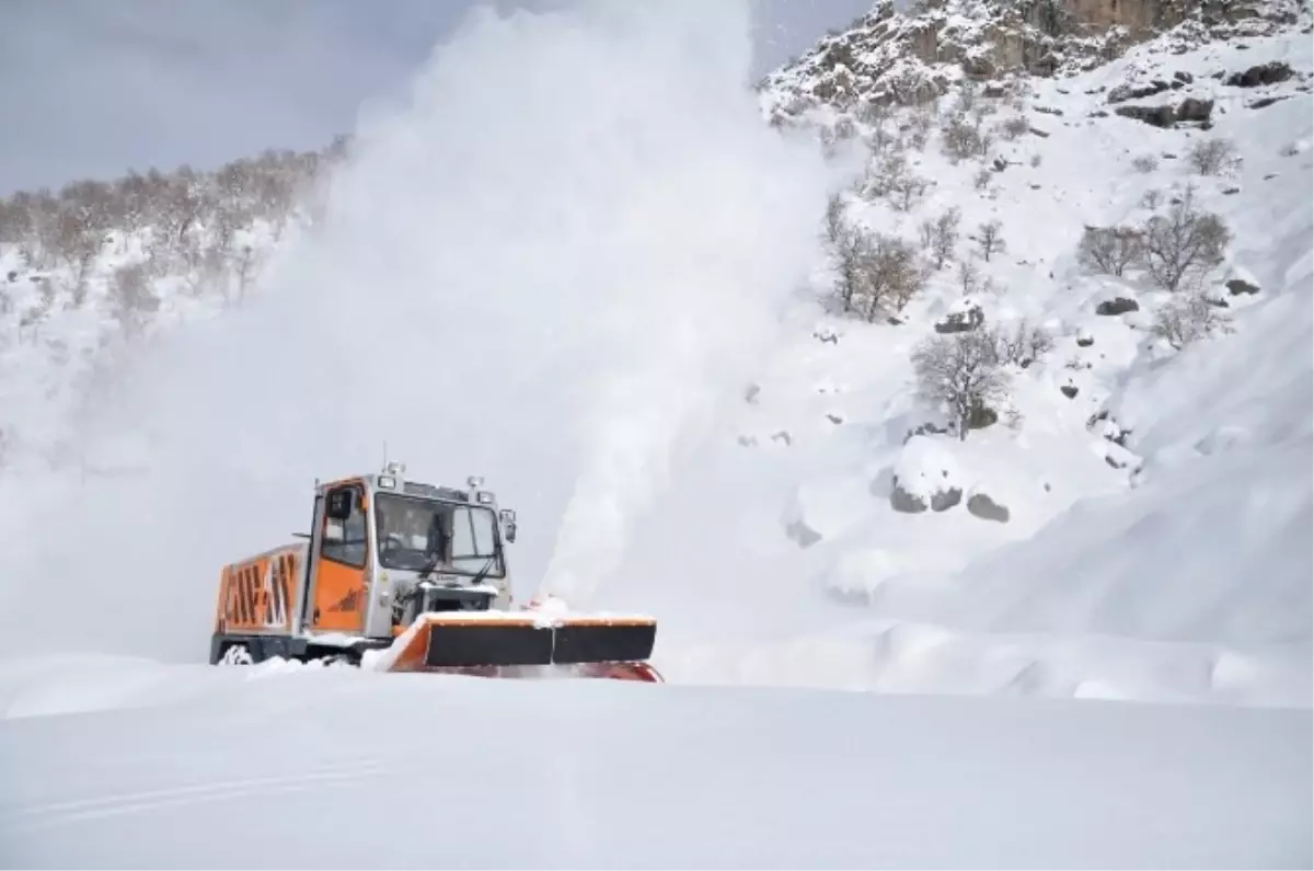 Tunceli\'de 38 Köy Yolu Ulaşıma Kapalı