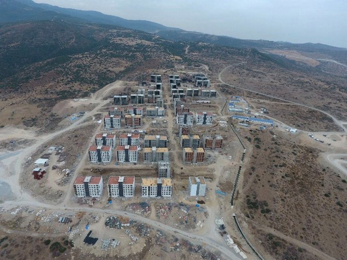 Yunusemre\'de Hak Sahipleri Sözleşmeleri İmzalamaya Başlıyor