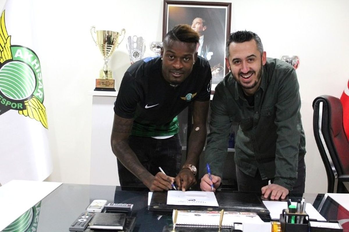 Akhisar Belediyespor\'da Son Günde 2 Golcü Transfer Etti