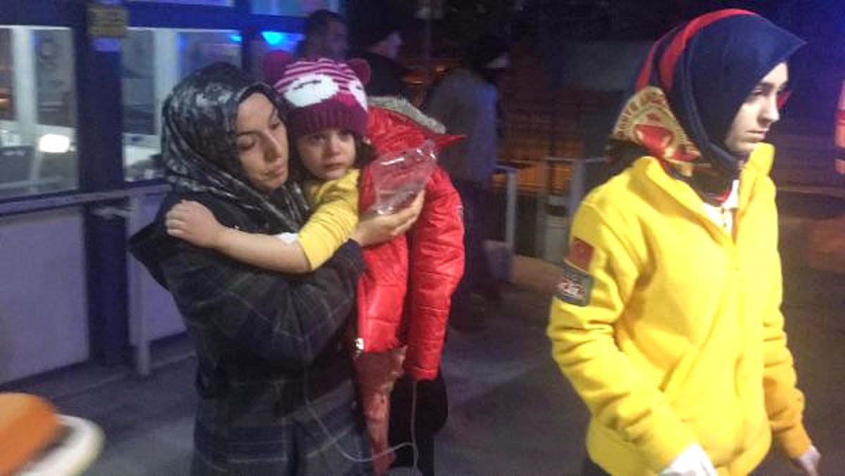 At Kestanesi ve Balı Şifa Niyetine Yiyen 7 Kişi Zehirlendi, Hastaneye Koştu