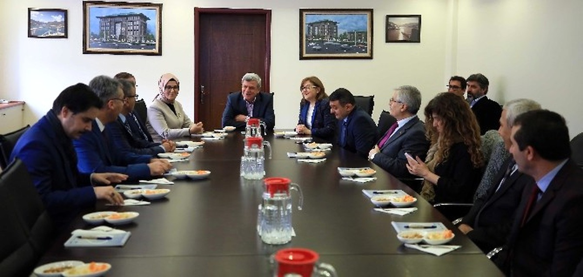Başkan Karaosmanoğlu, Fatma Şahin\'i Konuk Etti