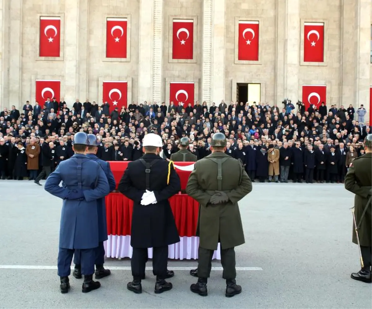 Cumhuriyet Senatosu Üyesi Öztürk\'ün Vefatı