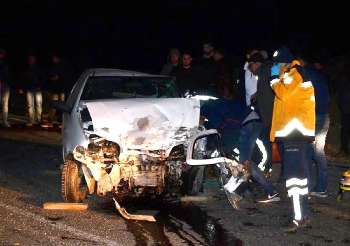 Denizli\'de Trafik Kazası: 1 Ölü, 1 Yaralı