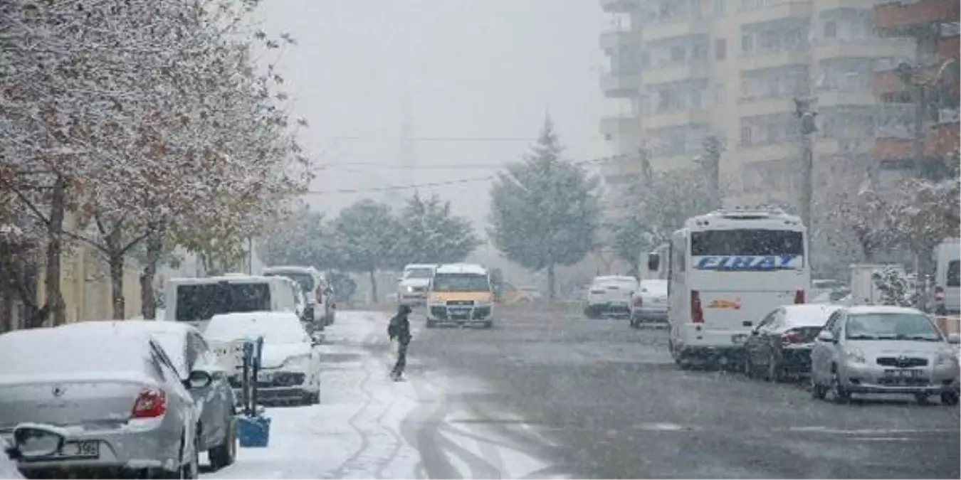 Diyarbakır\'da Engelli ve Hamile Kamu Çalışanlarına Kar Tatili