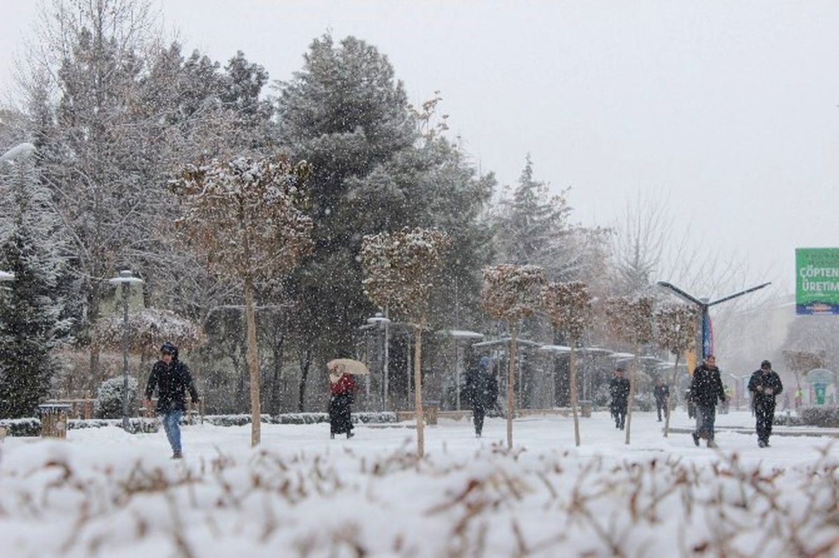 Elazığ\'da Kar Yağışı Etkisini Göstermeye Başladı