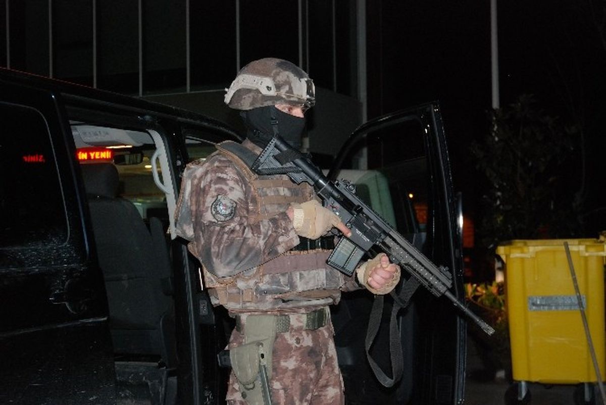 Gaziosmanpaşa\'da Hava Destekli Narkotik Operasyonu