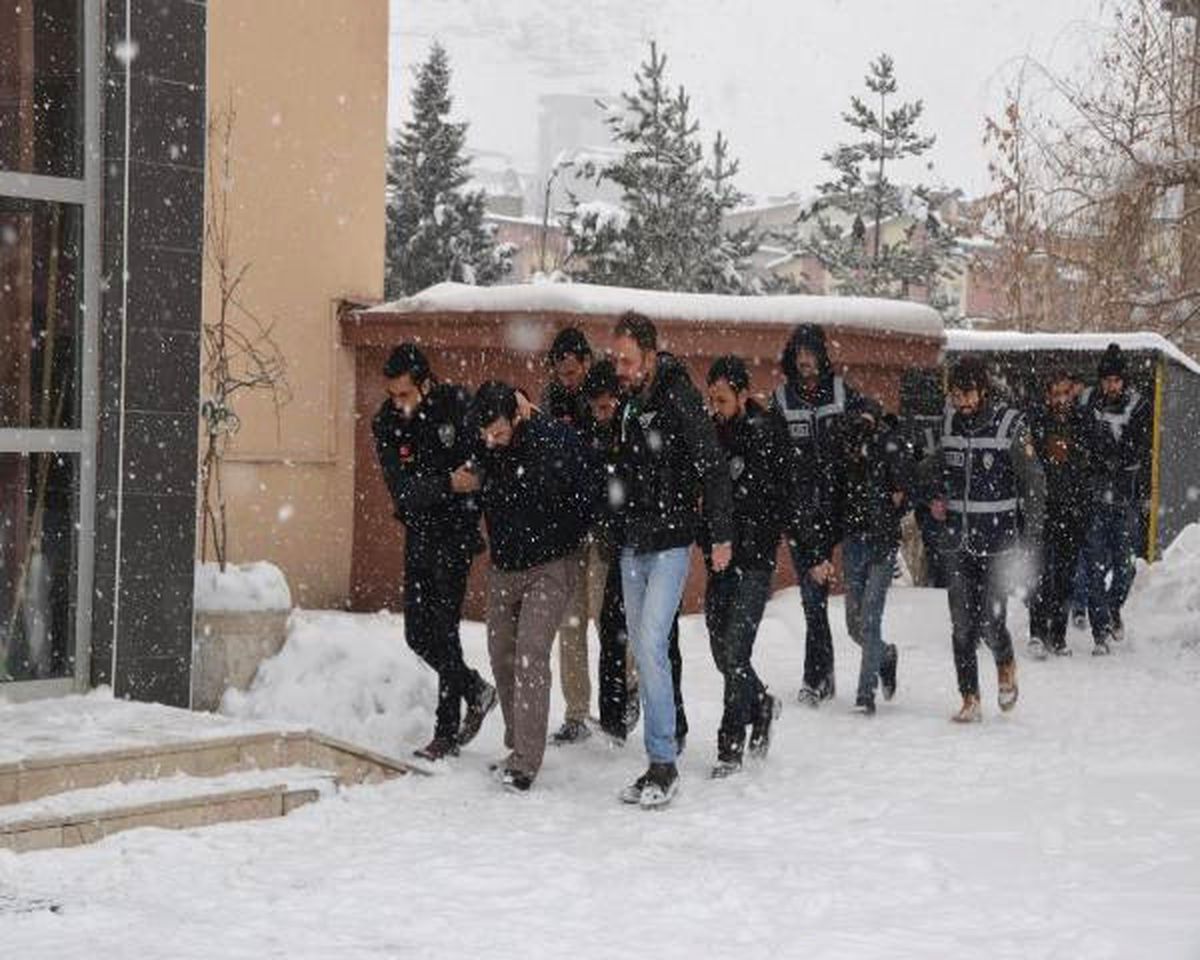 Hakkari,van ve Bitlis\'te PKK\'nın Finans Kaynağı Uyuşturucuya Operasyon