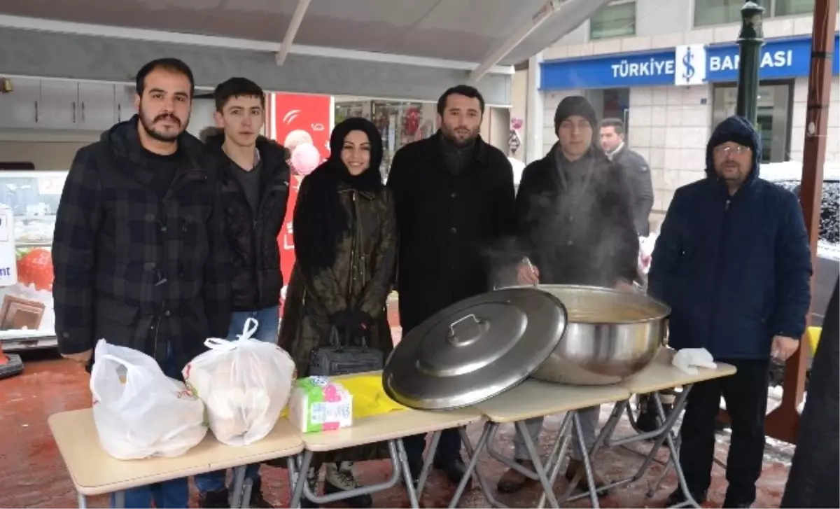 Karlı Havada Sıcak Çorba İkramı