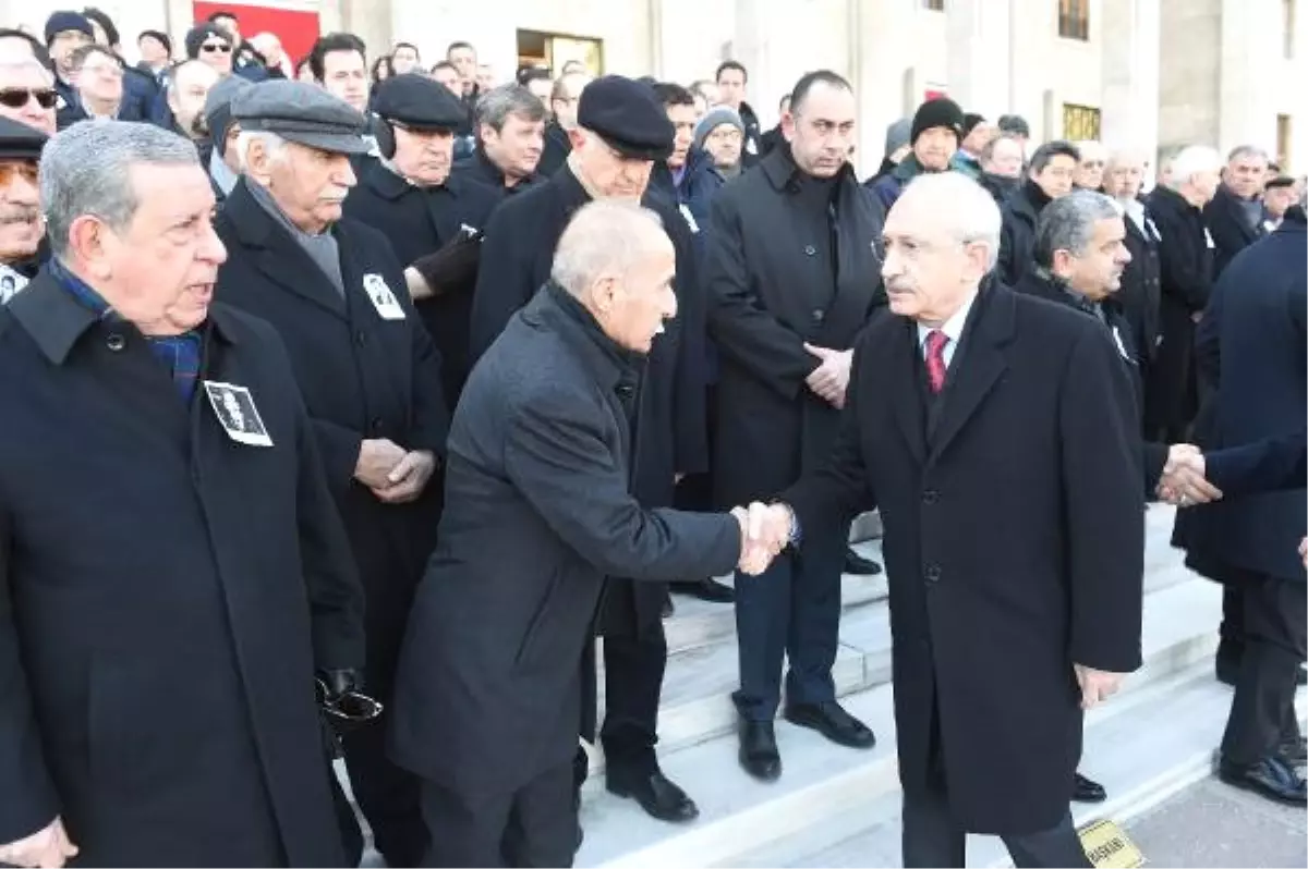 Kılıçdaroğlu, Sivas Senatörü Öztürk İçin TBMM\'de Düzenlenen Cenaze Törenine Katıldı