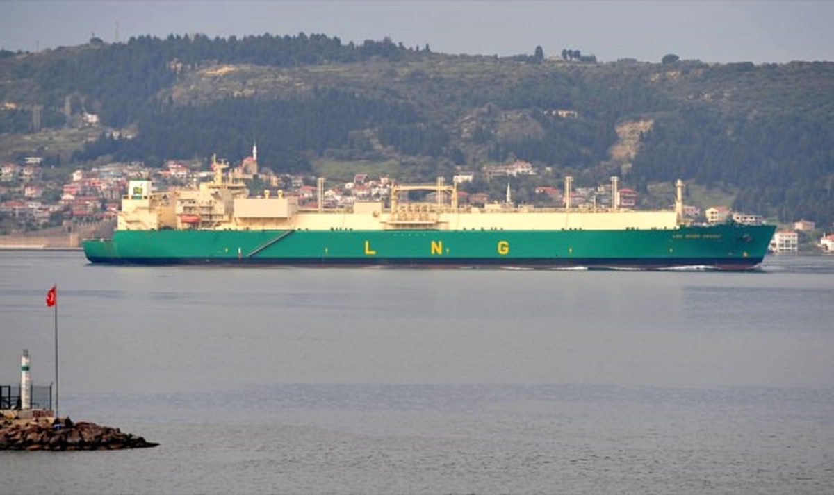 Lng Tankeri Çanakkale Boğazı\'ndan Geçti