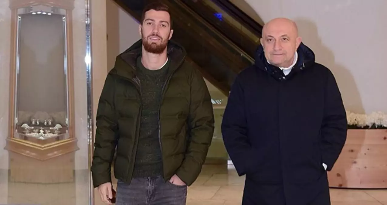 Oğulcan Engin Babası Sinan Engin\'le Fotoğrafını "Rol Model" Notuyla Paylaştı