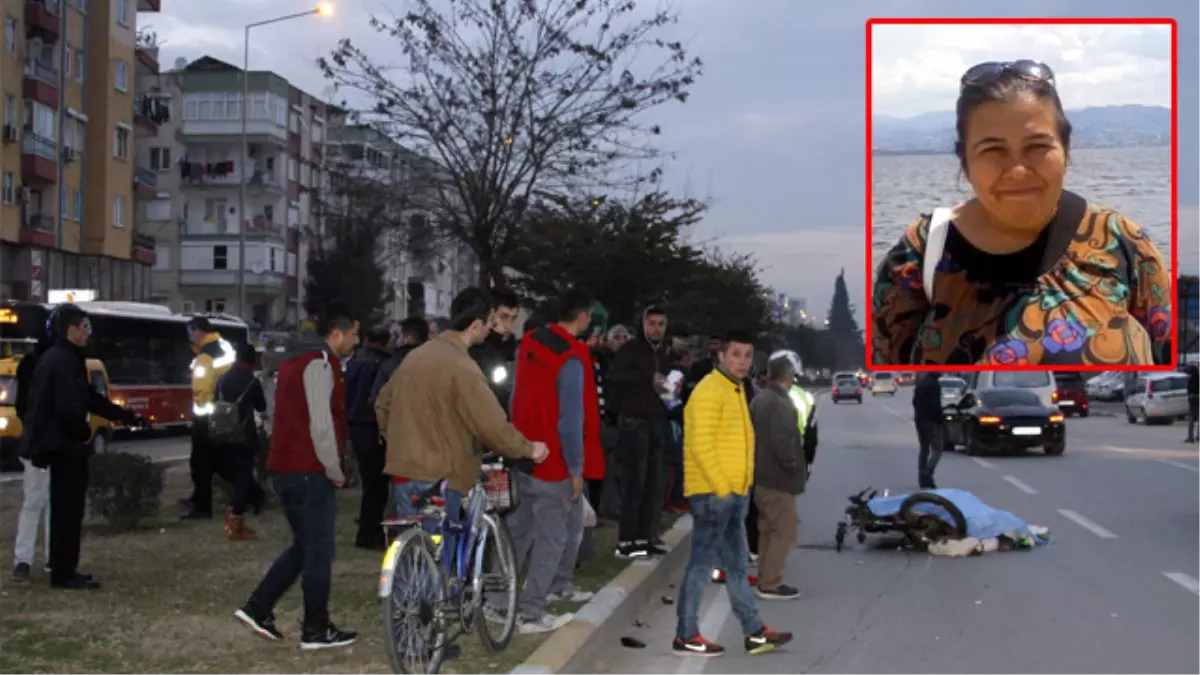 Otobüsten İnen Kadın, Motosikletin Çarpmasıyla Hayatını Kaybetti