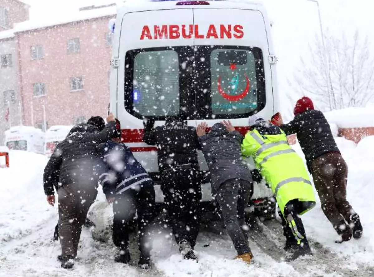 Rize\'de 348 Köy Yolu Kardan Kapalı (2)