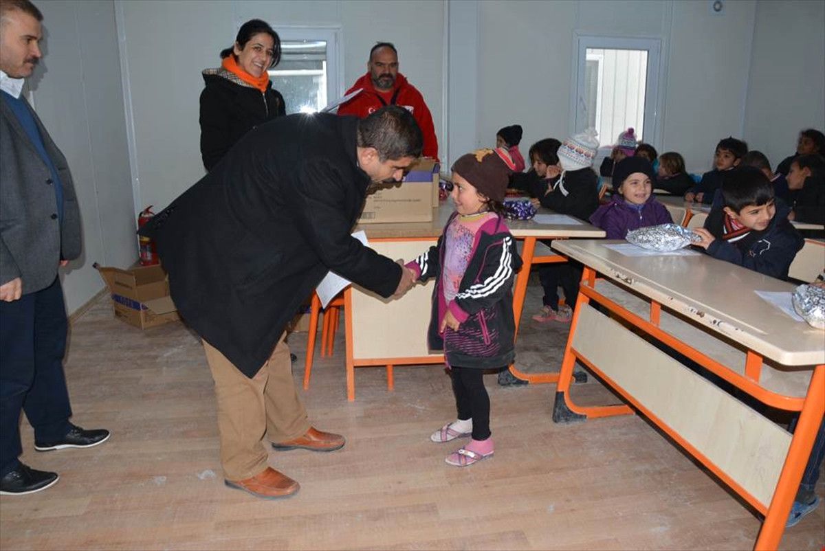 Suriyeli Öğrencilerin Karne Heyecanı