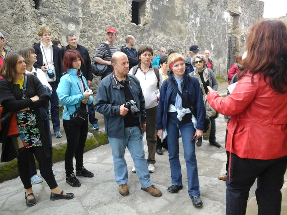 Turist Rehberleri \'Call Center\'da Çalışmaya Başladı