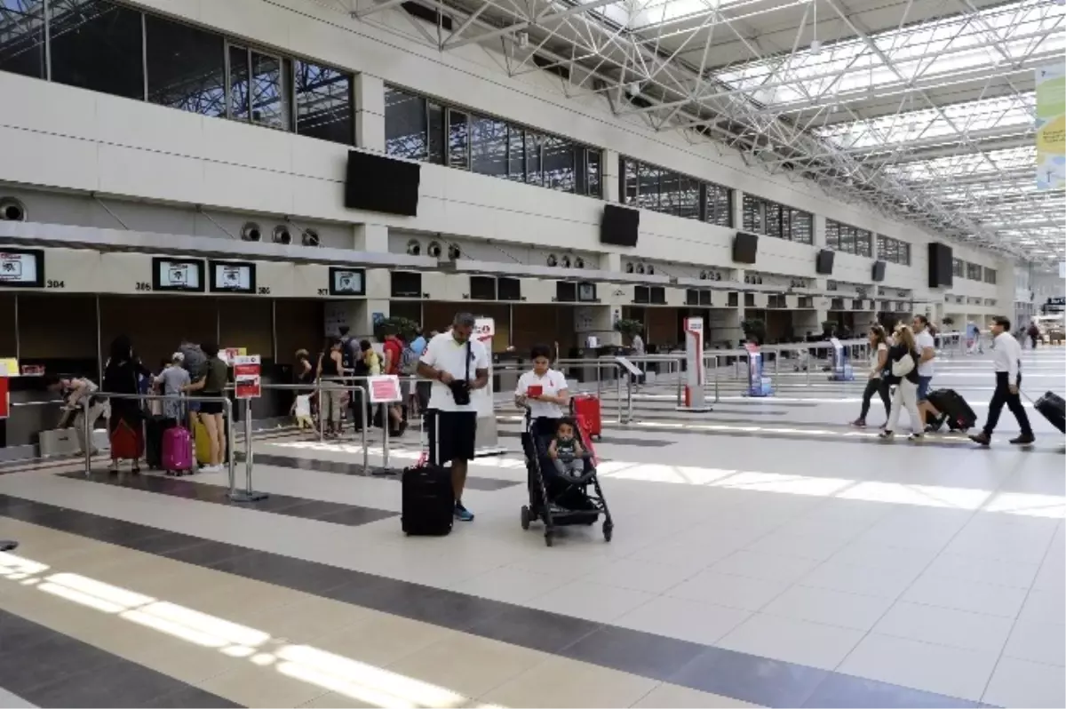 Türkiye\'yi 2016\'da 25 Milyon Yabancı Ziyaret Etti