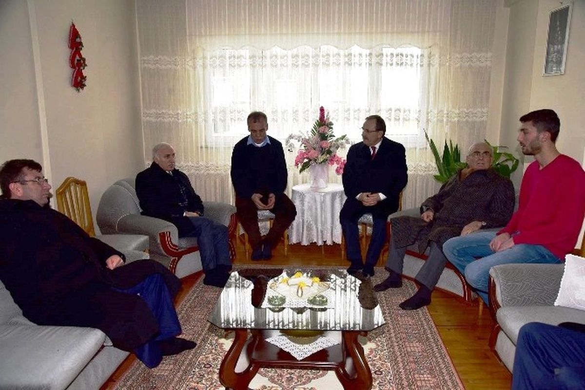 Vali ve Başkandan Şehit Ailesine Ziyaret