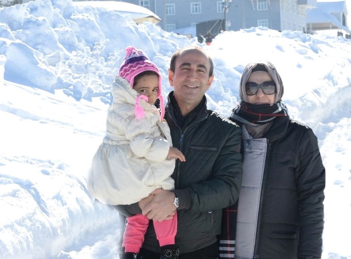 Yıldırımlı Çocuklar Kayak Öğreniyor
