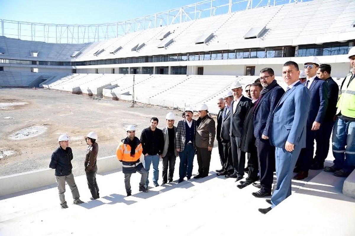 Başkan Sözlü Stadyum İnşaatını Gezdi