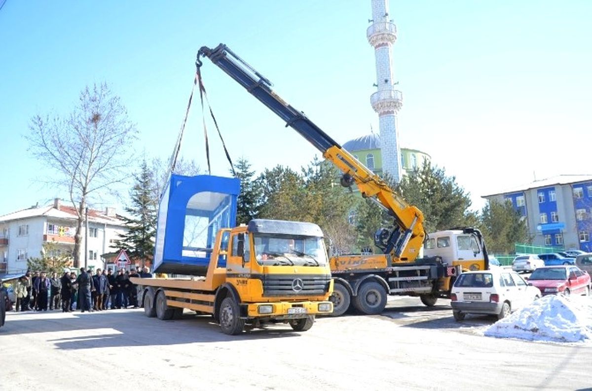 Bozüyük\'te Bir Klimalı Durak Daha Yeşil Camii\'nin Önünde Yerini Aldı