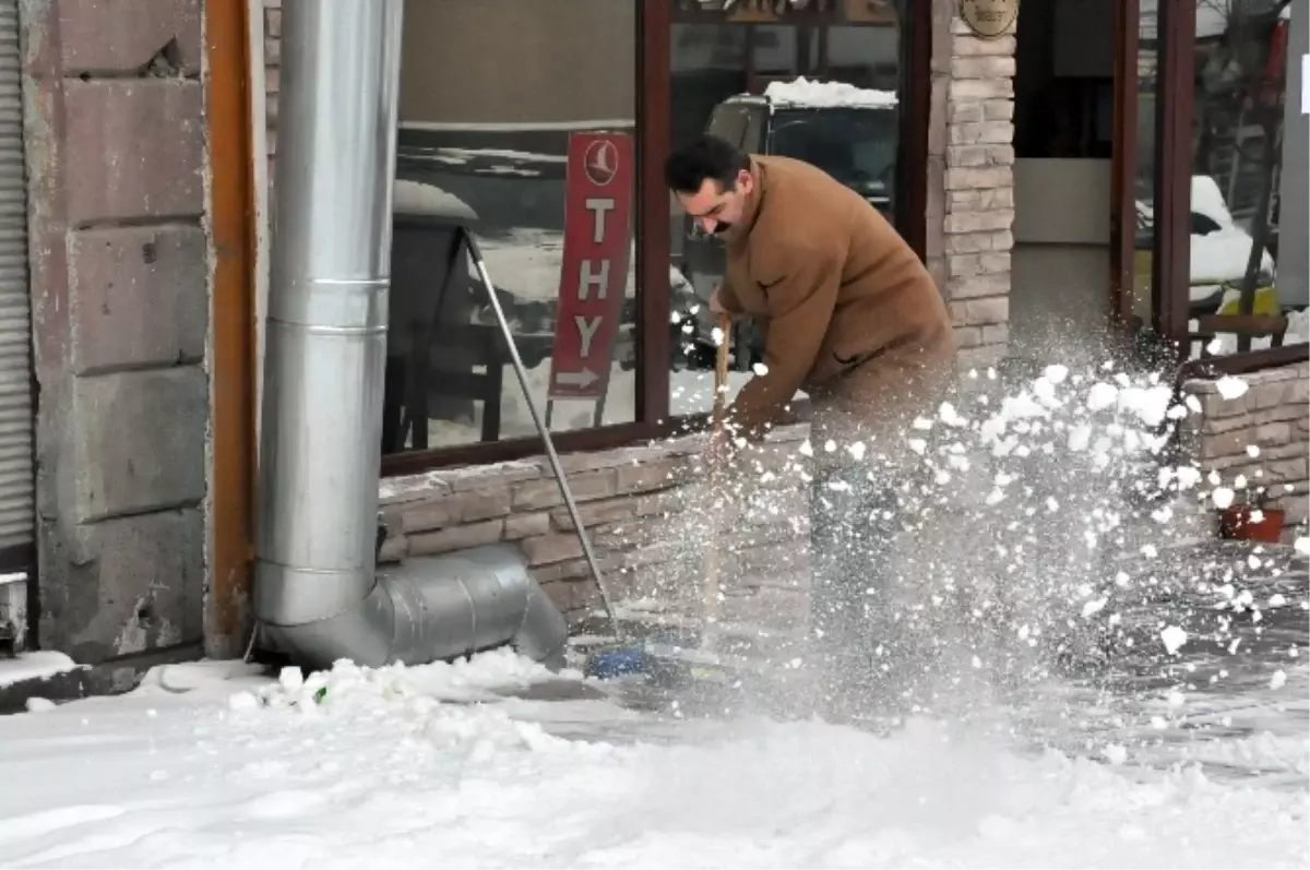 Doğu ve Güneydoğu Kara Teslim Oldu (2)