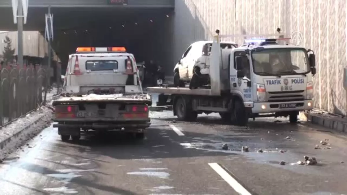 Elazığ\'da Zincirleme Trafik Kazası: 1 Yaralı