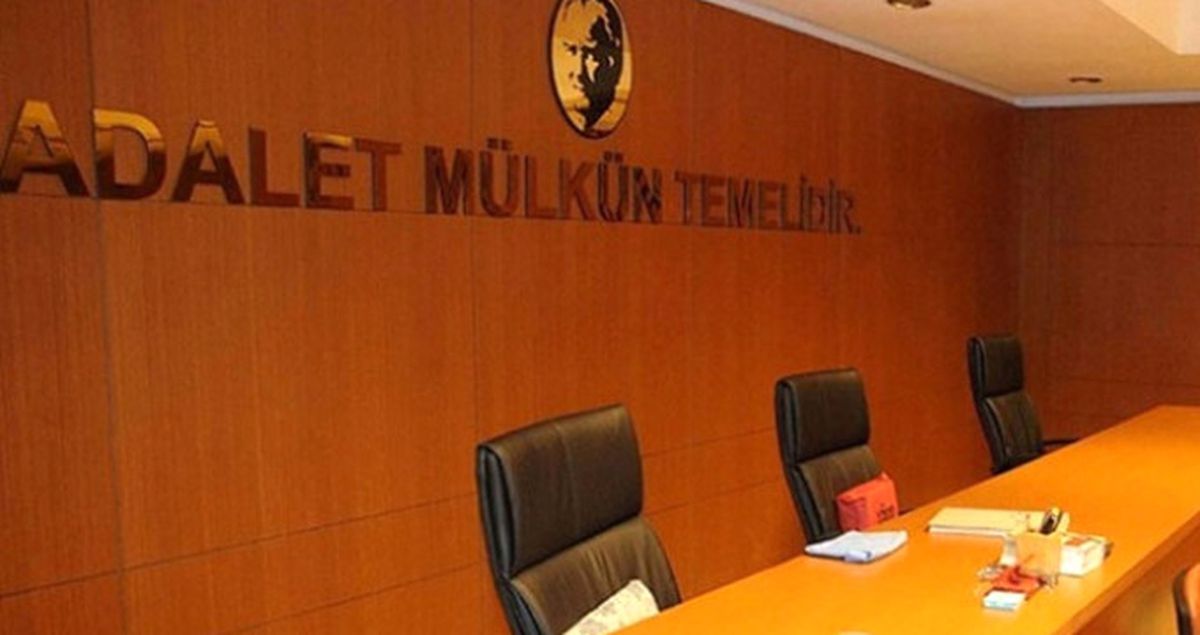 FETÖ Davasına Bakan Hakim, FETÖ\'den Açığa Alındı