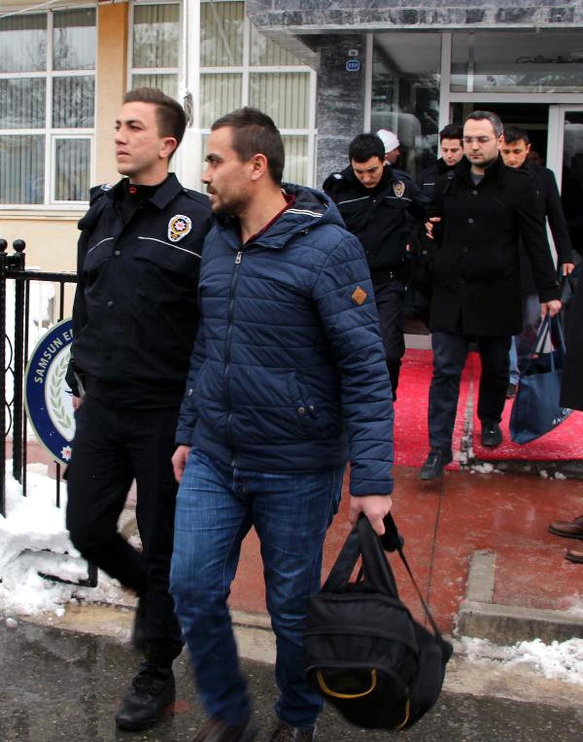 Fetö\'den Gözaltına Alınan 15 Omü Personeli Adliyede